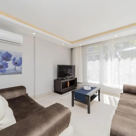 Central And Spacious Flat Near Sea In Muratpasa * Antalya